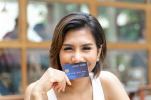 ប័ណ្ណ​ឥណទាន (Credit Card)៖ ឧបករណ៍ហិរញ្ញ​វត្ថុ​ដ៏​មាន​ប្រយោជន៍ ប្រសិនបើ​ប្រើ​ប្រាស់​ត្រូវ​វិធី