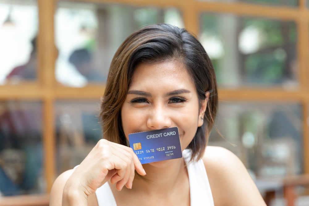 ប័ណ្ណ​ឥណទាន (Credit Card)៖ ឧបករណ៍ហិរញ្ញ​វត្ថុ​ដ៏​មាន​ប្រយោជន៍ ប្រសិនបើ​ប្រើ​ប្រាស់​ត្រូវ​វិធី